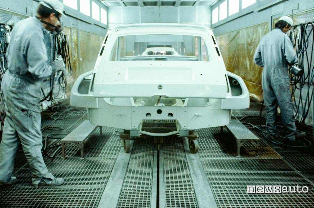 Renault 5 turbo assemblaggio carrozzeria presso stabilimento Alpine a Dieppe