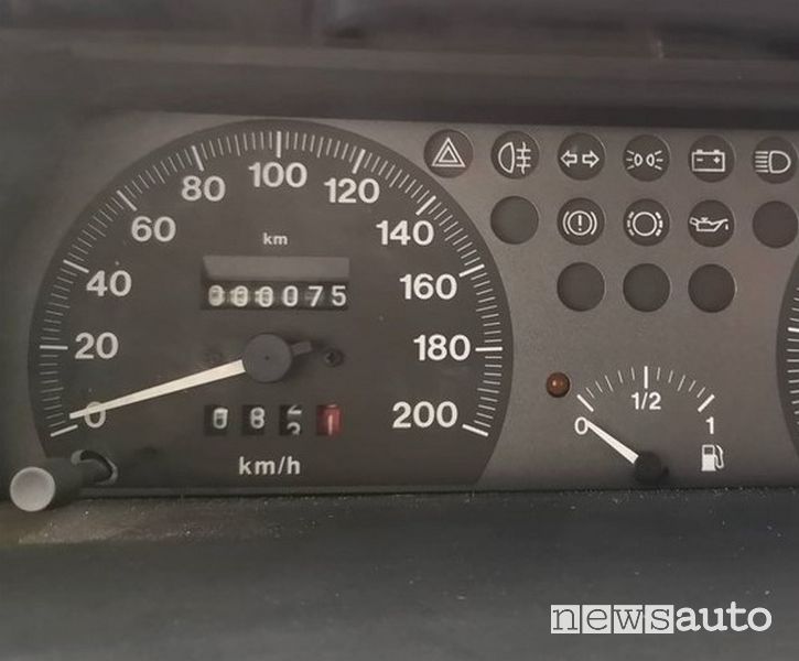 Cruscotto Fiat Uno storica abbandonata e ritrovata in Argentina