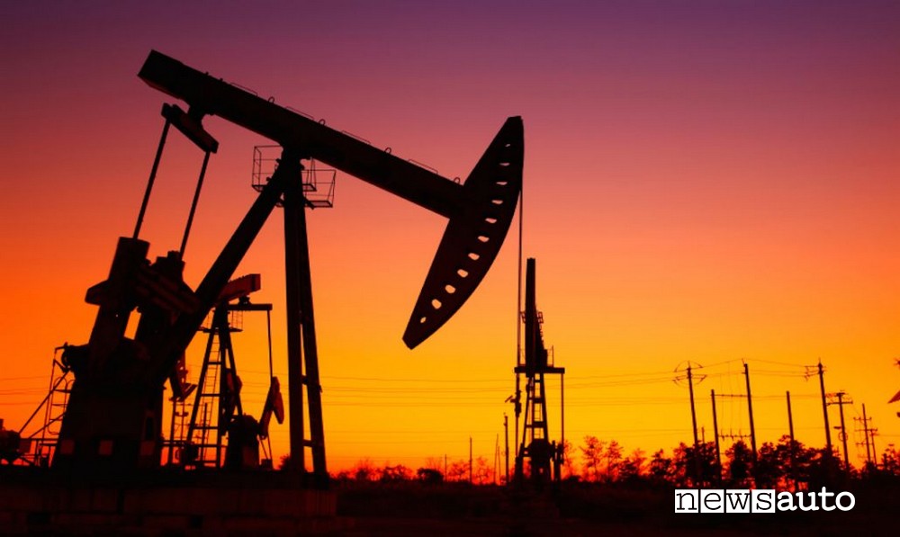 tramonto del petrolio? Petrolio prezzo carburante negativo cosa significa