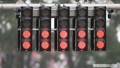 Semaforo rosso, come evitare il traffico
