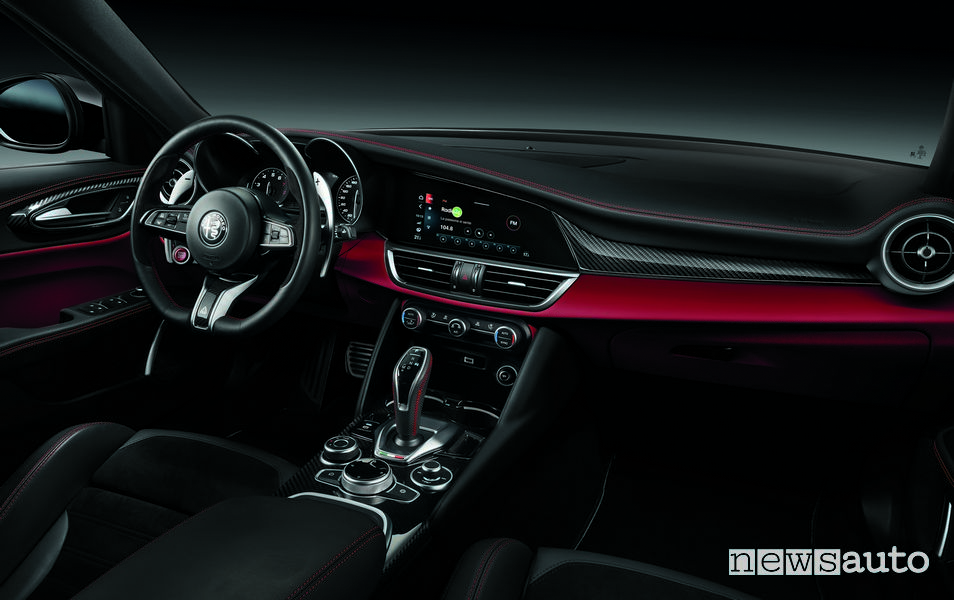 Plancia strumenti abitacolo Alfa Romeo Giulia Quadrifoglio