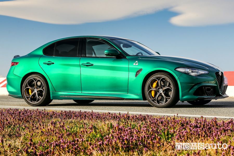 Cerchi in lega ed impianto frenante ad alte prestazioni Alfa Romeo Giulia Quadrifoglio
