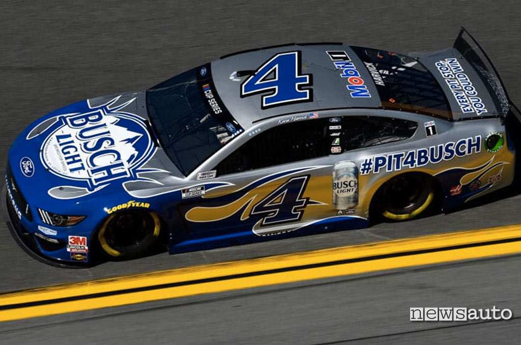 Campionato Nascar 2020 la Ford Mustang di Kevin Harvick in testa alla classifica