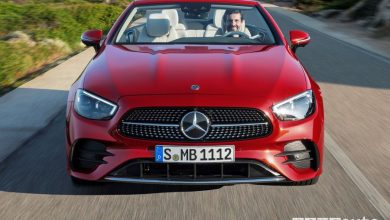 Vista frontale Mercedes-Benz Classe E Cabriolet con la capote aperta