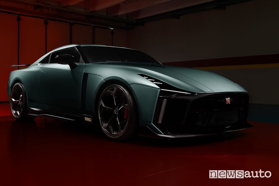 Vista di profilo Nissan GT-R50 by Italdesign