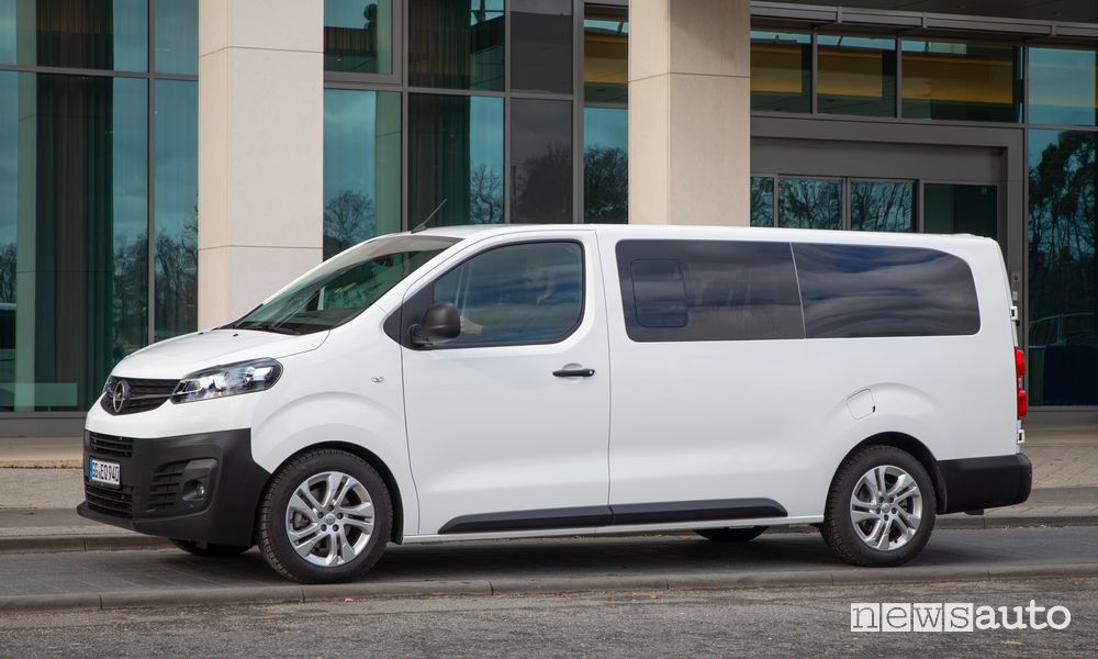 Vista laterale Opel Vivaro Life Combi