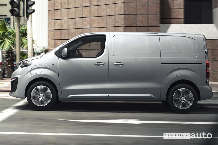 Vista laterale Peugeot e-Expert elettrico