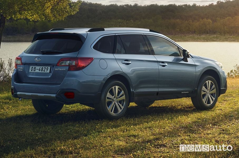Vista posteriore Subaru Outback 4Advanced
