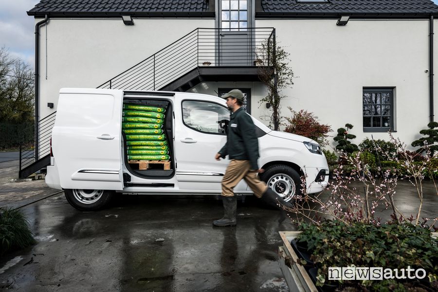 Porta laterale scorrevole aperta Toyota Proace City Van