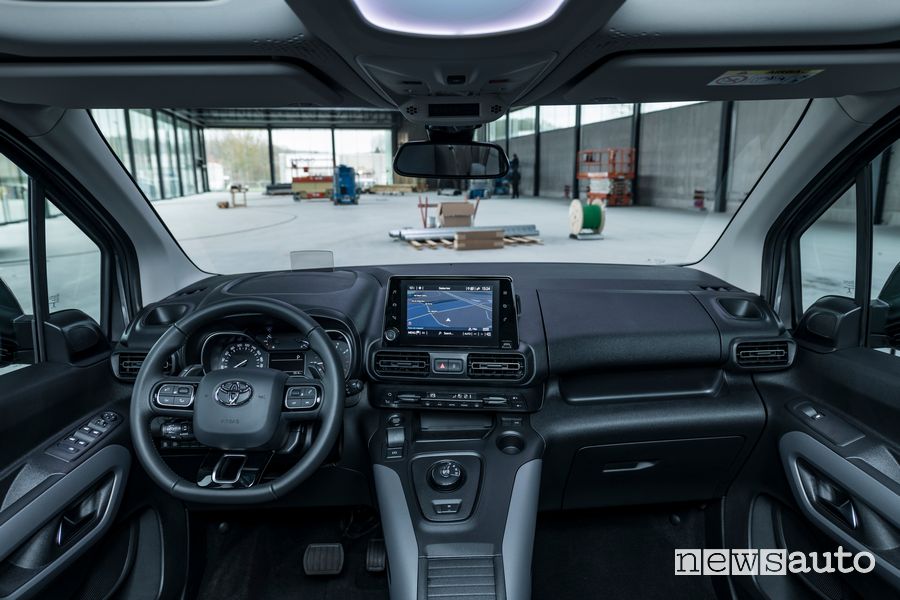 Plancia strumenti abitacolo con 16 vani Toyota Proace City Verso