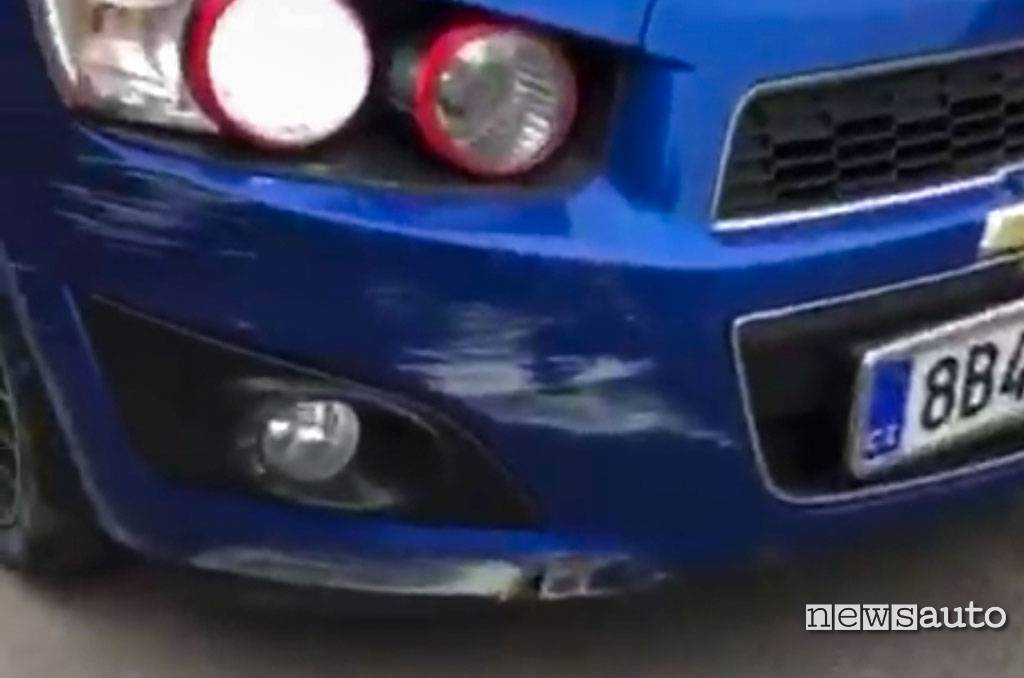 Danni bravate alla guida con incidente Chevrolet Avevo di 1727 wrlstar Algero Corretini quello di Ho preso er muro fratellì