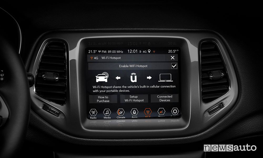 Touch screen infotainment da 8,4” abitacolo Jeep Compass
