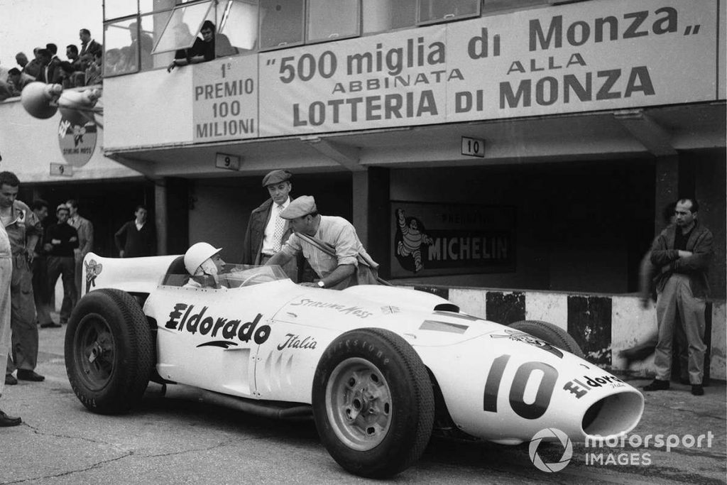 Stirling Moss sulla Maserati Eldorado n°10 (foto Motorsport Images)
