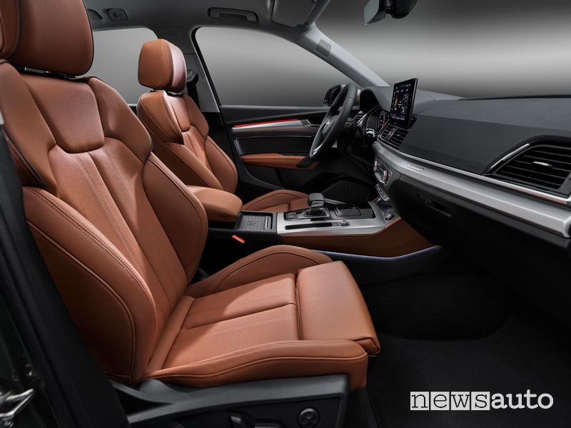 Sedili anteriori abitacolo Audi Q5 2021