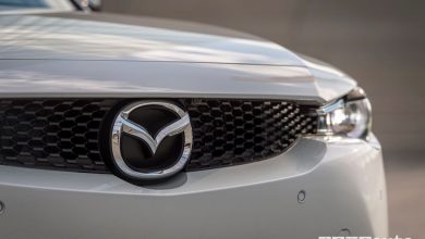 Mascherina anteriore logo Mazda MX-30 elettrica