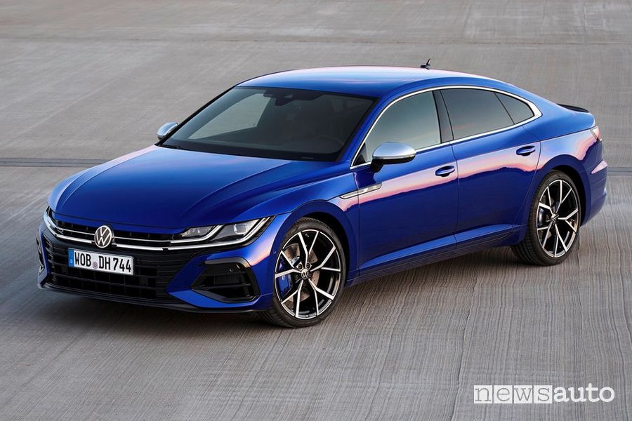 Vista di profilo Volkswagen Arteon R