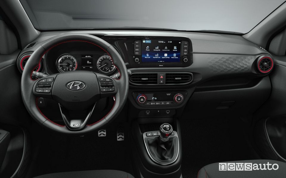 abitacolo della Hyundai i10 N