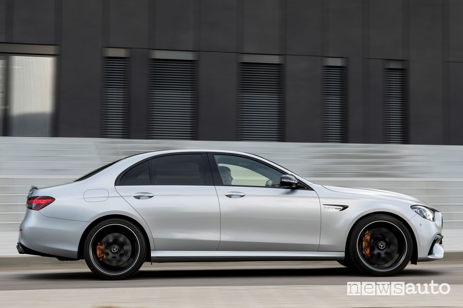 Vista laterale Mercedes-AMG E 63 S