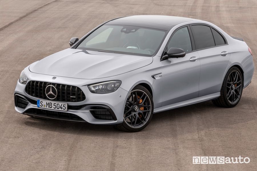 Vista di profilo Mercedes-AMG E 63 S