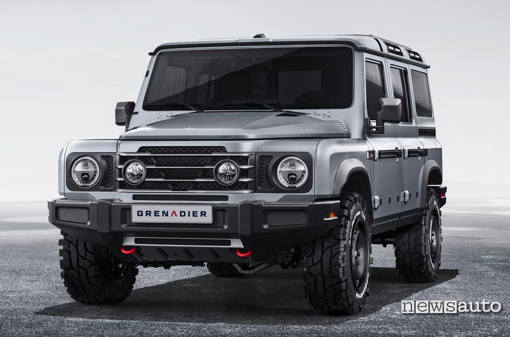 INEOS Grenadier frontale verticale con fari a led, che riprende le linee del vecchio Defenfer