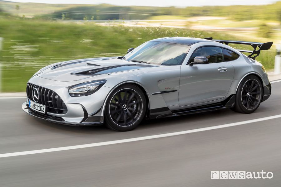 Vista laterale Mercedes-AMG GT Black Series