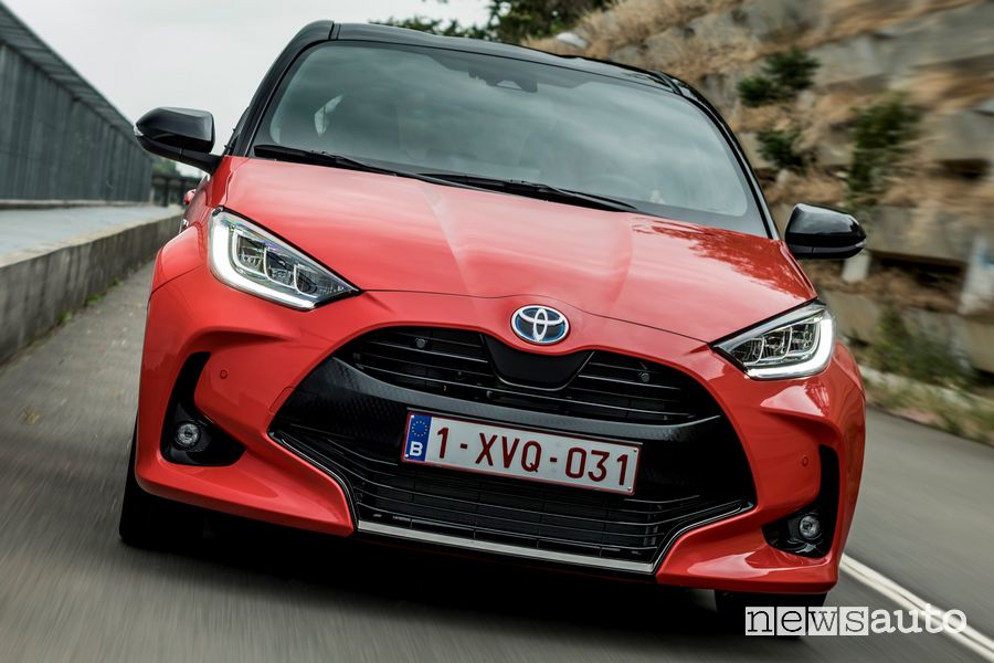 Vista anteriore nuova Toyota Yaris