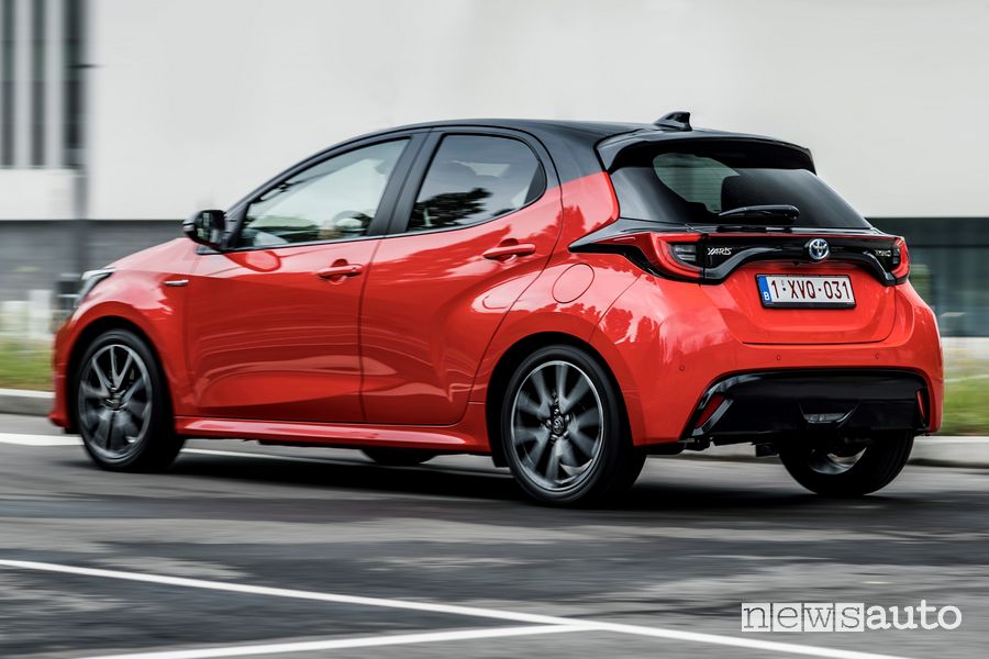 Vista posteriore nuova Toyota Yaris