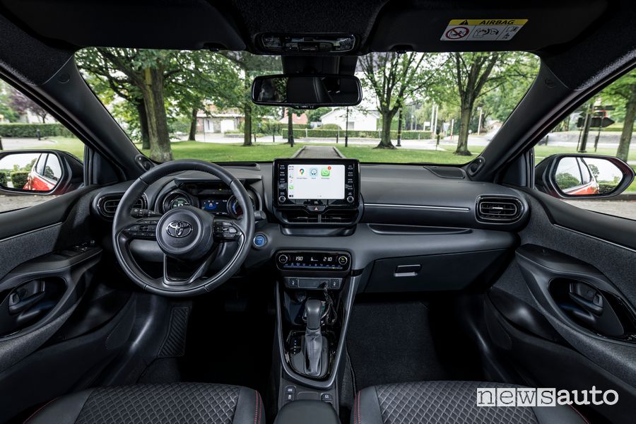 Plancia strumenti abitacolo nuova Toyota Yaris