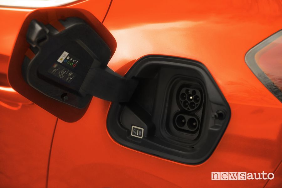 Vano, presa di ricarica Opel Corsa-e elettrica Orange