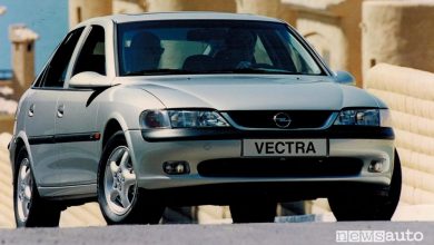 Vista anteriore Opel Vectra