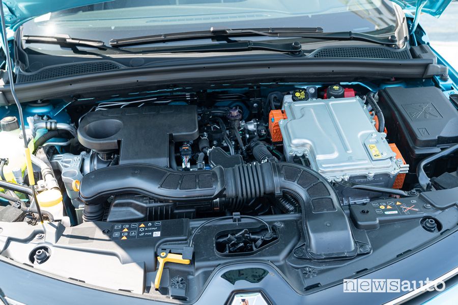 Vano motore Renault Clio E-Tech ibrida