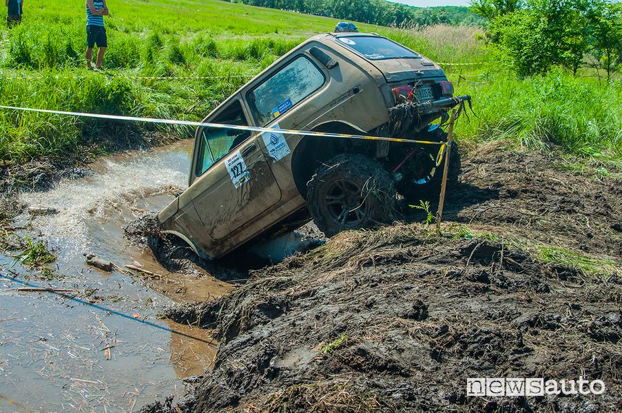Team in azione in un guado al RFC Ucraina 2020