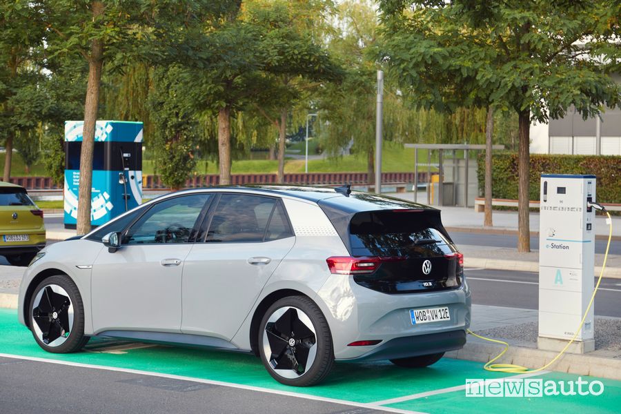 Ricarica da colonnina pubblica Volkswagen ID.3 1ST