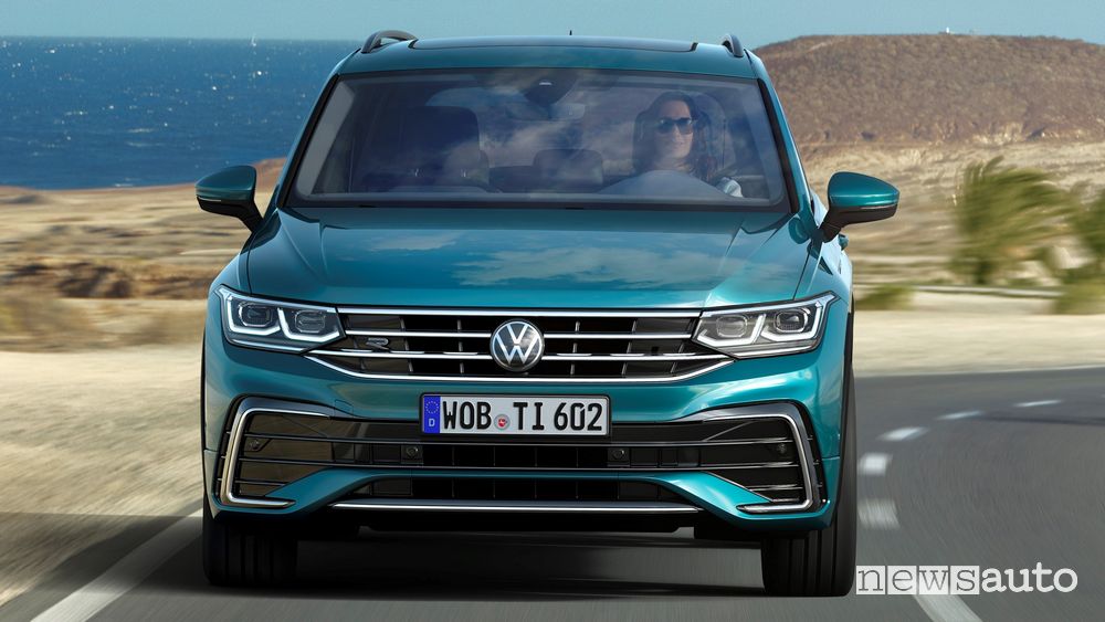 Vista frontale Volkswagen Tiguan 2021 R Line