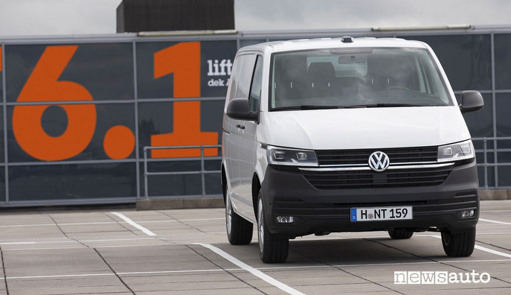Furgoni medi. Volkswagen Transporter 6.1