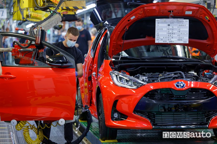 Toyota Yaris ibrida di quarta generazione