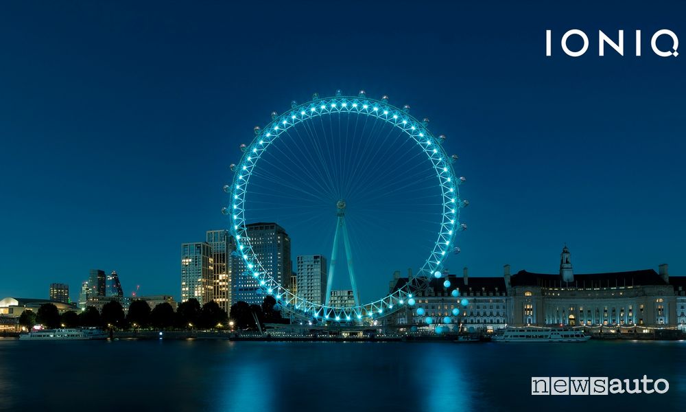 London Eye illuminato con la Q di Hyundai Ioniq