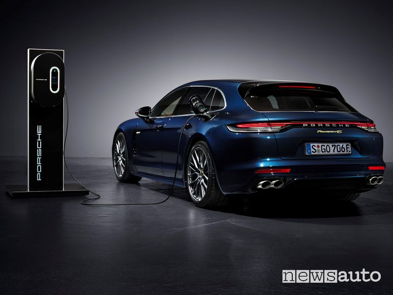 Ricarica Porsche Panamera 4S E-Hybrid Sport Turismo