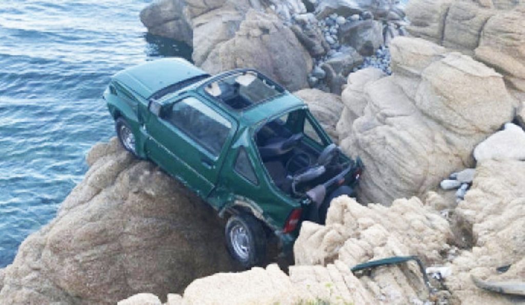 Il secondo Suzki Jimny coinvolto nell'incidente mortale nell'isola di Mykonos finito sulle rocce degli scogli