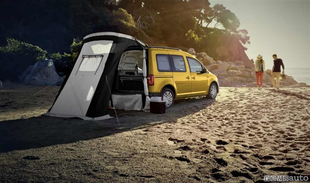 Mini camper Caddy con tenda nella versione 4x4