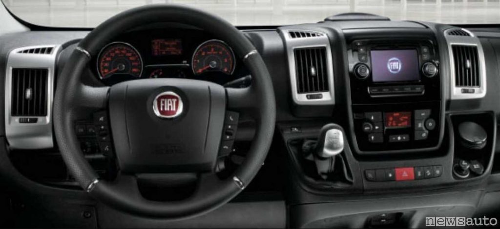 Cruscotto e plancia anteriore Fiat Ducato interno