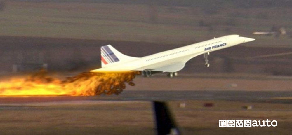 jet supersonico concorde, momento dell'incidente al decollo