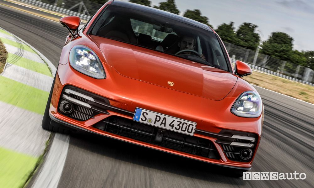 Nuova Porsche Panamera, Caratteristiche E Prezzi - Newsauto.it