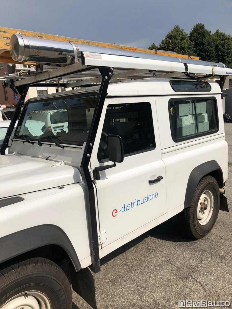 Questo è la gabbia di sicurezza del Defender da lavoro utilizzato da Enel Distribuzione