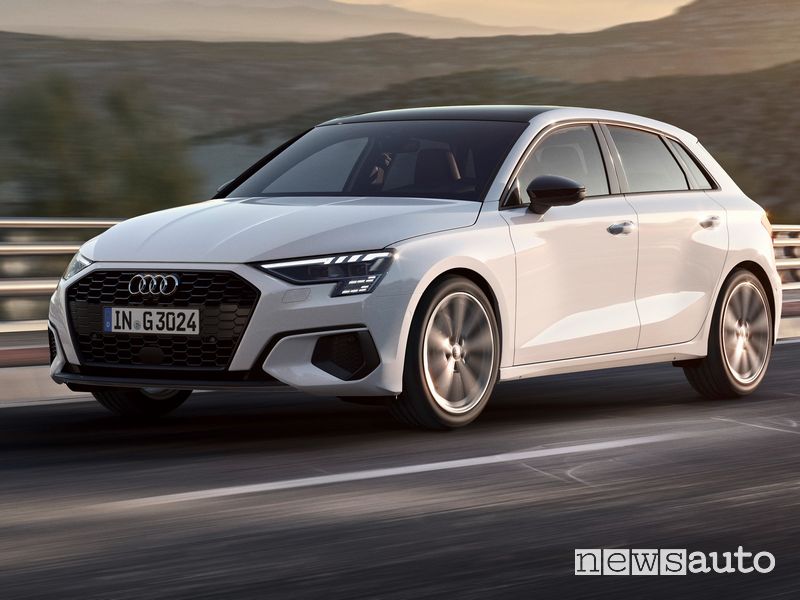 Vista di profilo Audi A3 Sportback 30 g-tron