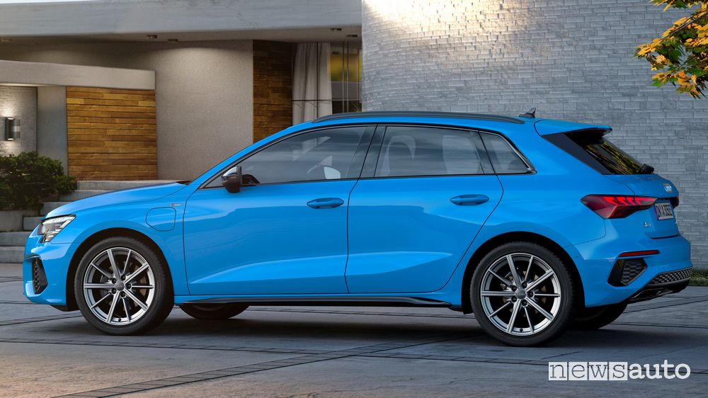 Vista laterale Audi A3 Sportback 40 TFSI e