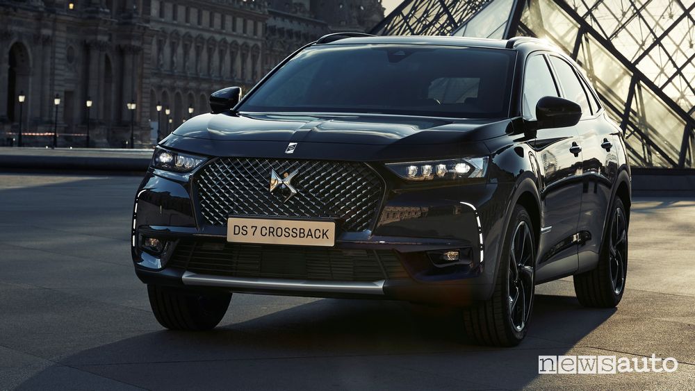 Vista anteriore DS 7 Crossback Louvre