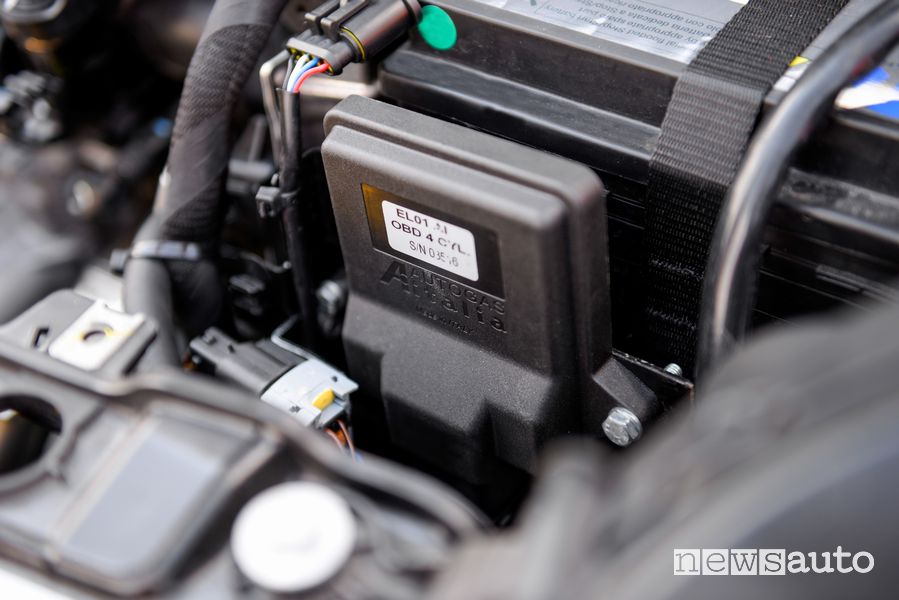 Centralina impianto a metano sulla Fiat Panda Hybrid