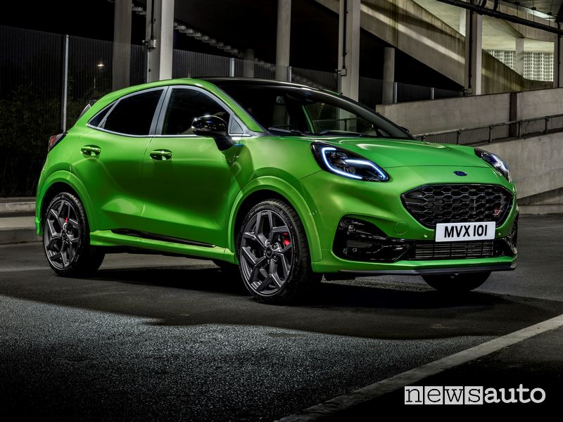 Vista di profilo Ford Puma ST
