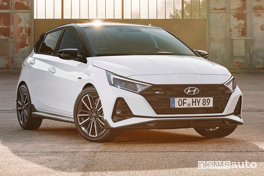 Vista di profilo Hyundai i20 N Line